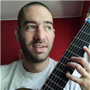 Profesor de guitarra todos los niveles, composición, ergonomía, iniciación al piano y ukelele